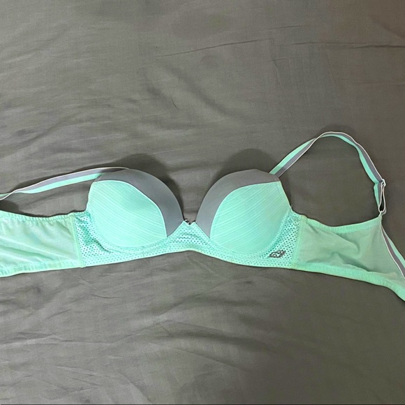 Sketchers sports bra . Size 85 A (38A). Used condition 9/10